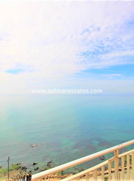 Apartment - Resale - Torrevieja - 1st Line to the sea
