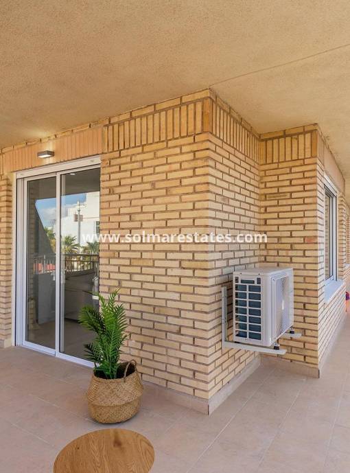 Apartment - Resale - Torrevieja - 1st Line to the sea