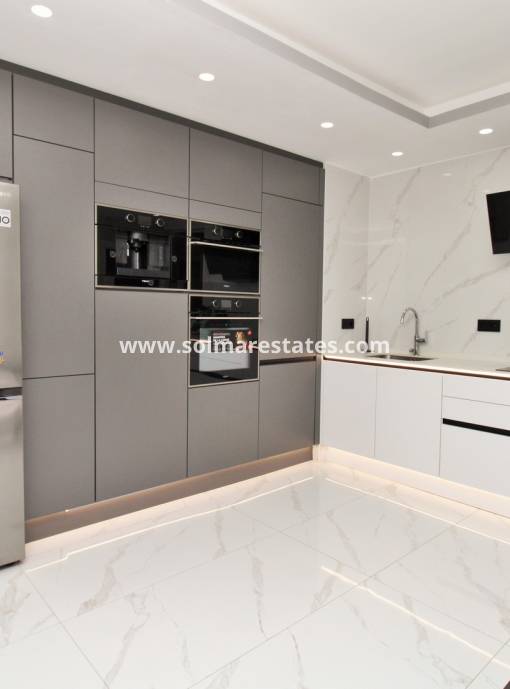 Apartment - Resale - Torrevieja - Beachside Torrevieja