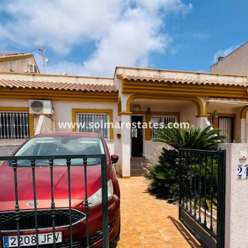 Bungalow - Resale - Daya Nueva - Daya Nueva
