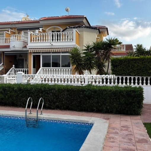 Casa adosada - Venta - Ciudad Quesada - R-33943