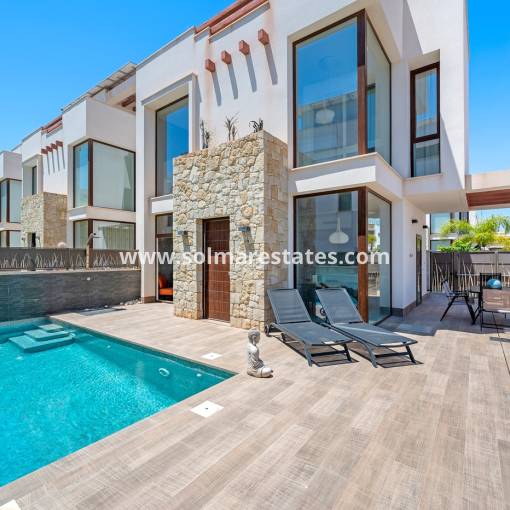 Casa adosada - Venta - Ciudad Quesada - R-71427