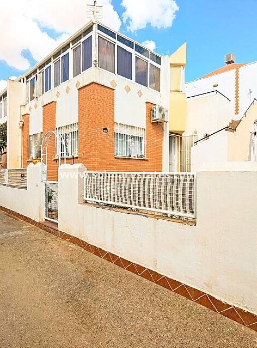 Casa adosada - Venta - Los Altos - Los Altos