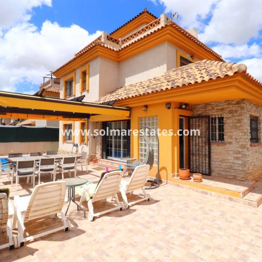 Casa adosada - Venta - Los Montesinos - La Herrada