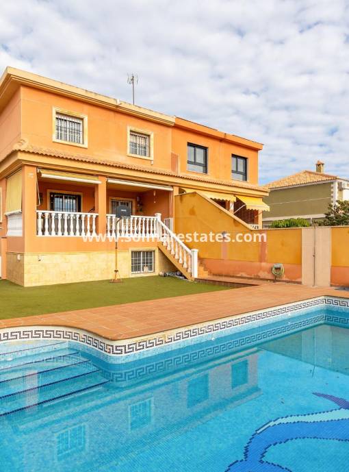 Casa adosada - Venta - Torrevieja - Aguas Nuevas