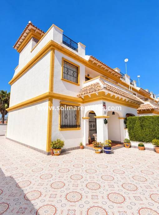 Casa adosada - Venta - Torrevieja - El Limonar
