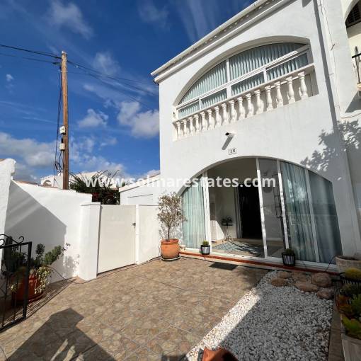 Casa adosada - Venta - Villamartin - La Fuente