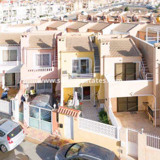 Casa de pueblo - Venta - Torrevieja - R-14366