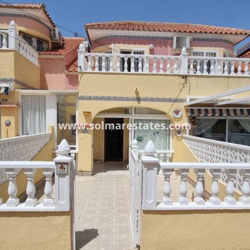 Casa de pueblo - Venta - Torrevieja - R11599