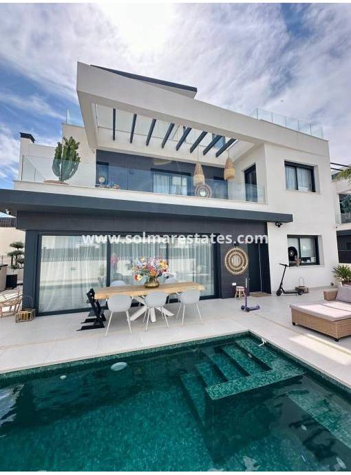 Detached Villa - Resale - Algorfa - La Finca Golf Resort