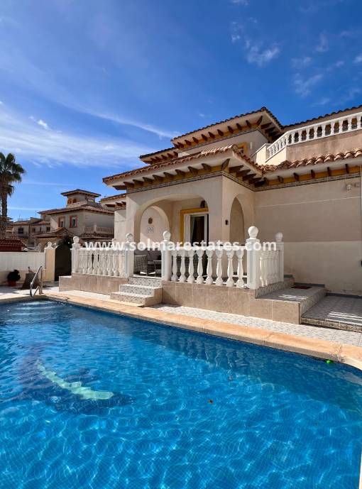 Detached Villa - Resale - Cabo Roig - La Regia