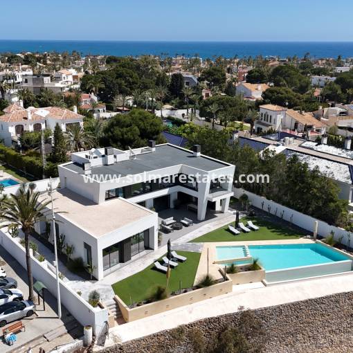 Detached Villa - Resale - Cabo Roig - R11582