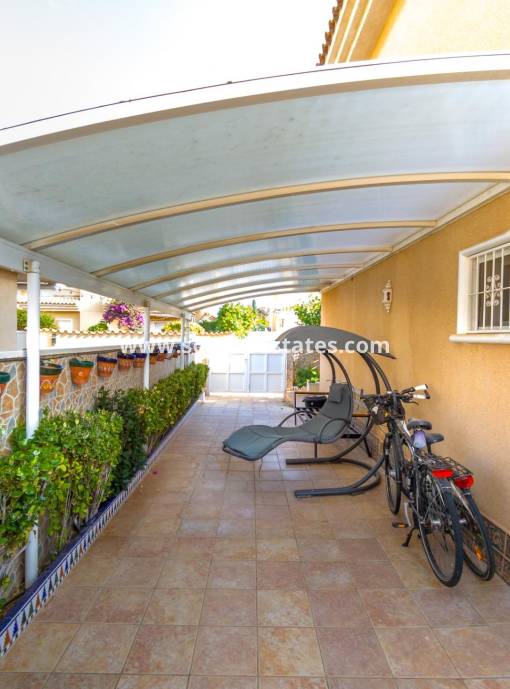 Detached Villa - Resale - Los Altos - Los Altos