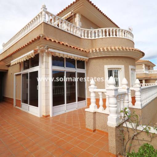 Detached Villa - Resale - Los Altos - Los Altos