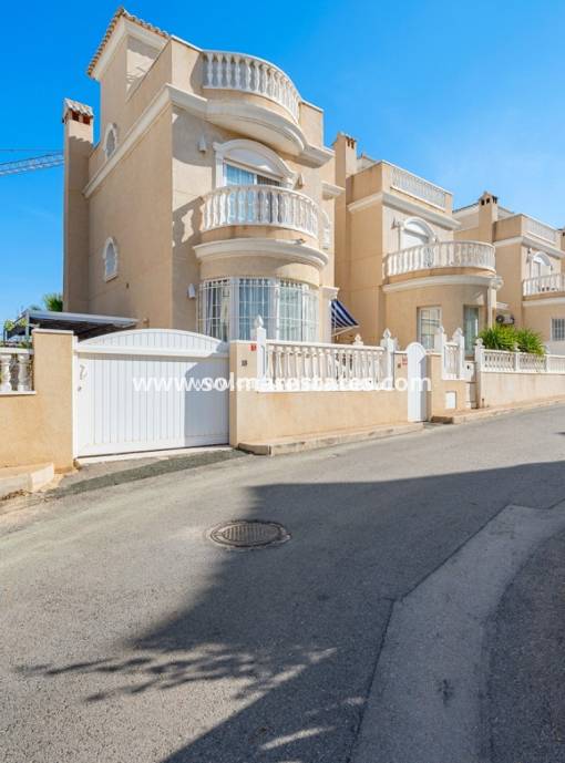 Detached Villa - Resale - Los Altos - Villas del Duque