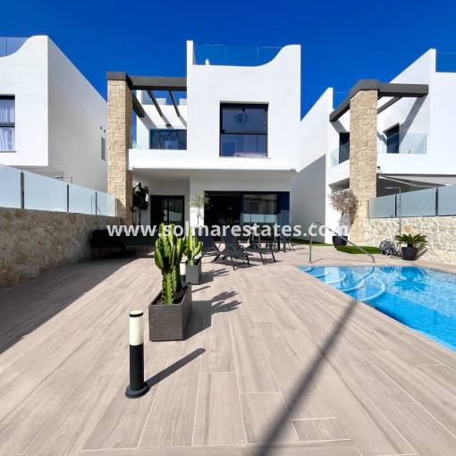 Detached Villa - Resale - Punta Prima - R-29923