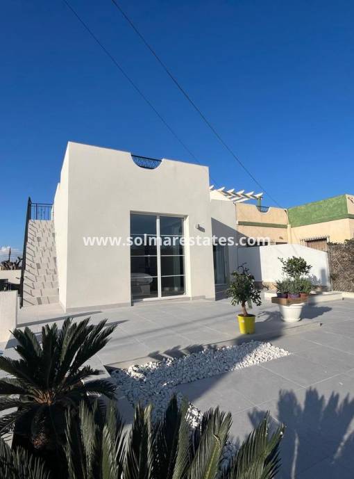 Detached Villa - Resale - Torrevieja - La Siesta