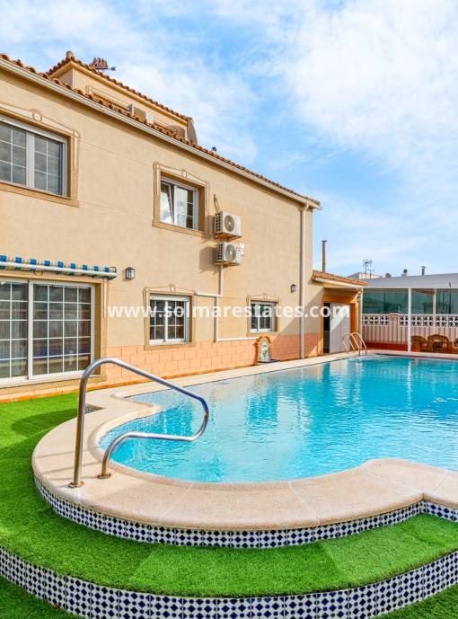 Detached Villa - Resale - Torrevieja - Torrevieja