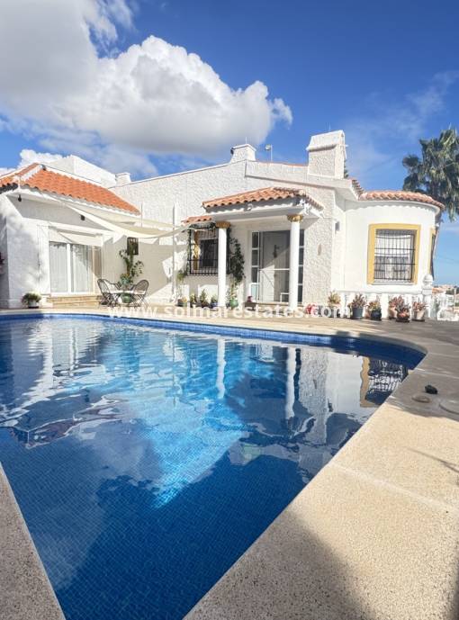 Detached Villa - Resale - Villamartin - Blue Lagoon