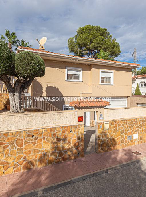 Detached Villa - Resale - Villamartin - Las Filipinas