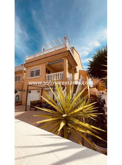 Detached Villa - Resale - Villamartin - Monte Golf