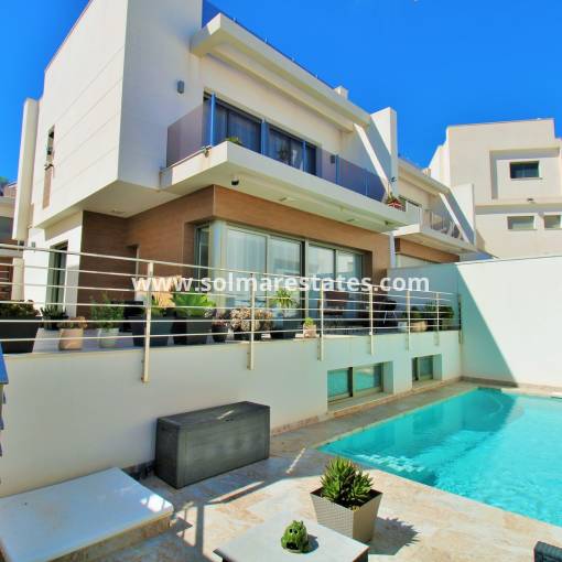 Detached Villa - Resale - Villamartin - PAU 26