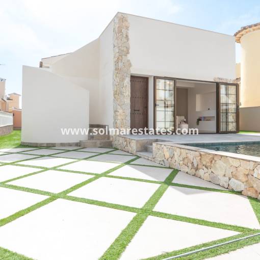Freistehende Villa - Resale - Playa Flamenca - R11522