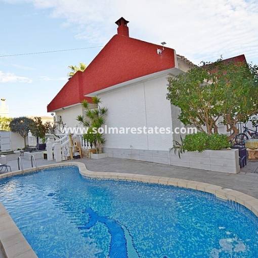 Freistehende Villa - Resale - Torrevieja - R-76645