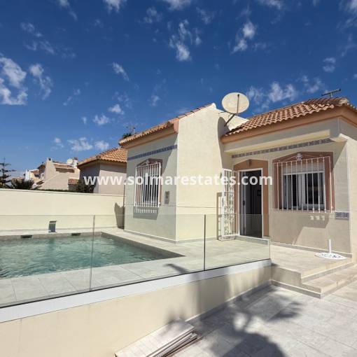 Freistehende Villa - Resale - Torrevieja - R-86719