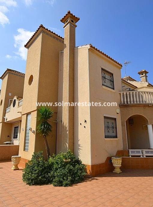 Half vrijstaand huis - Resale - Villamartin - El Galan