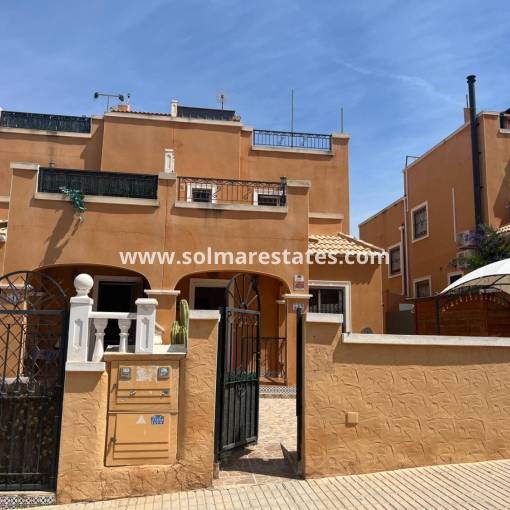 Quad House - Resale - Los Altos - R11620