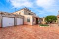 Resale - Vrijstaande Villa - Torrevieja