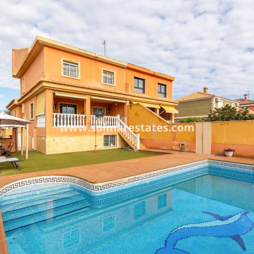 Semi Detached House - Resale - Torrevieja - R-42579