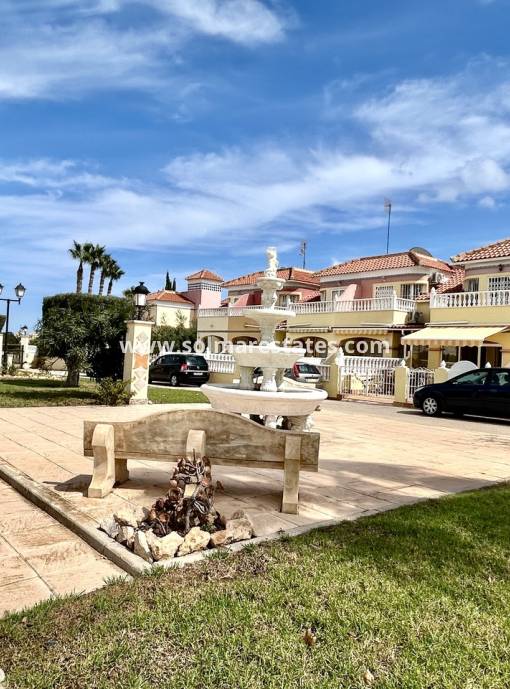 Stadshuis - Resale - Cabo Roig - La Regia