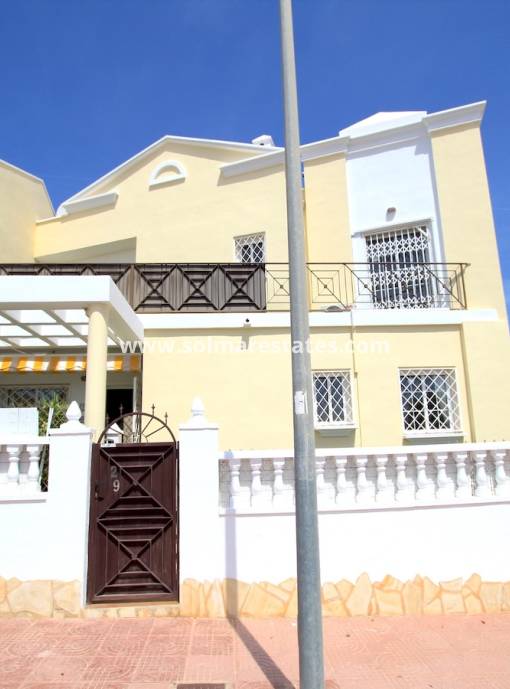 Stadshuis - Resale - Ciudad Quesada - Dona Pepa