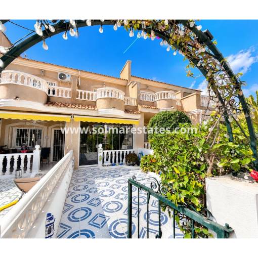 Stadshuis - Resale - Ciudad Quesada - Dona Pepa