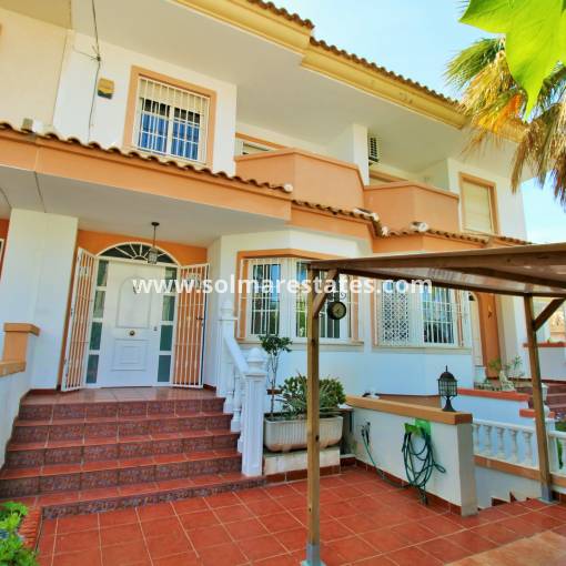 Town House - Resale - Villamartin - R-70333