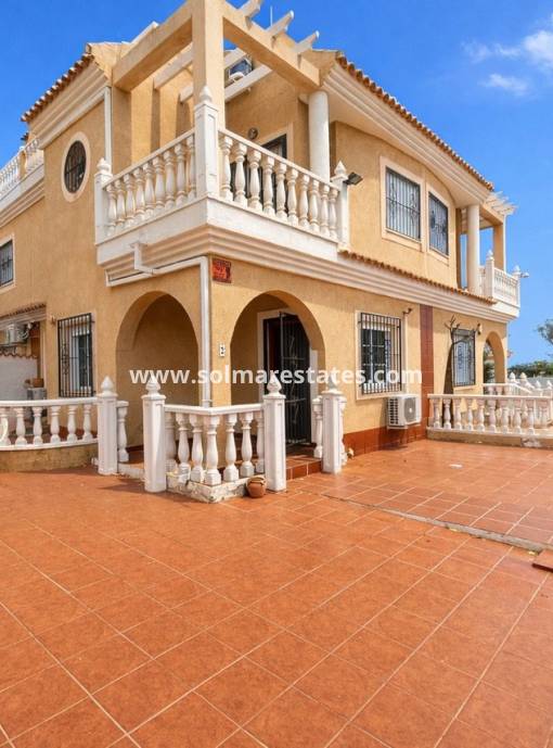 Viererkabel-Haus - Resale - Cabo Roig - La Regia