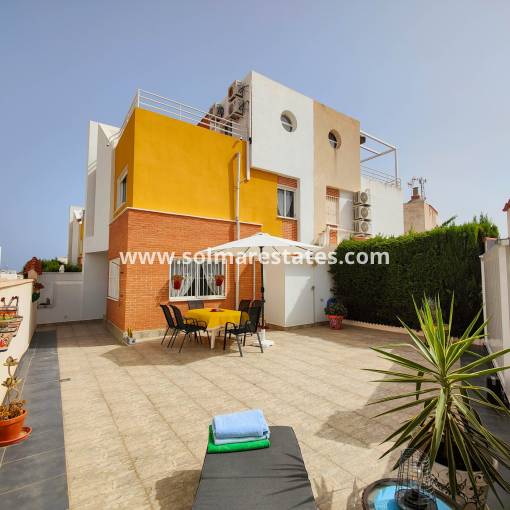 Viererkabel-Haus - Resale - Los Altos - R-47990