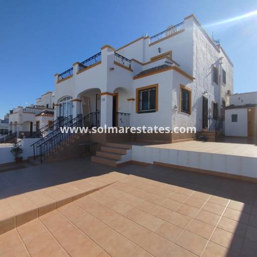 Viererkabel-Haus - Resale - Los Altos - R11377