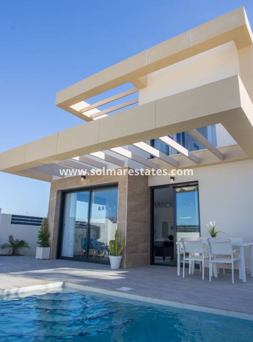 Villa independiente - Nueva construcción  - Los Montesinos - Res. Alba Salina