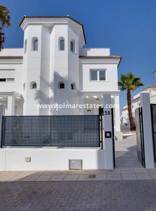 Villa independiente - Nueva construcción  - San Fulgencio - El Oasis