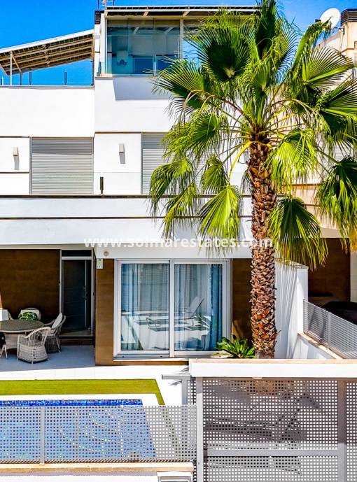 Villa independiente - Venta - Cabo Roig - Lomas de Cabo Roig