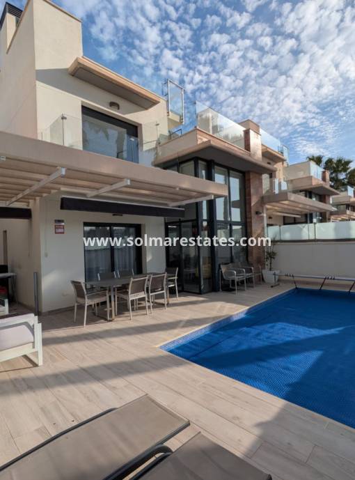 Villa independiente - Venta - Cabo Roig - Lomas de Cabo Roig