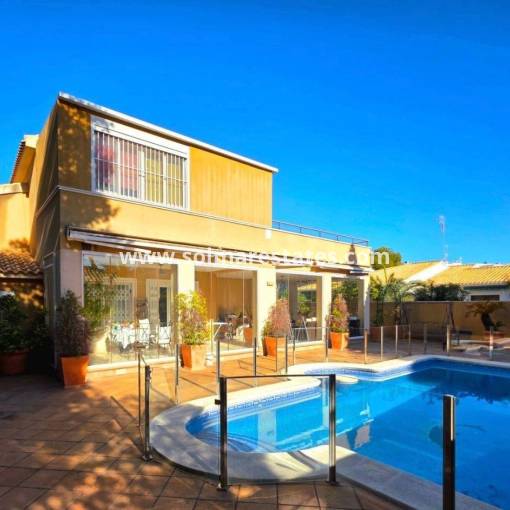 Villa independiente - Venta - Campoamor - Campoamor