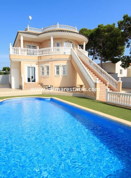 Villa independiente - Venta - Campoamor - Lomas de Don Juan
