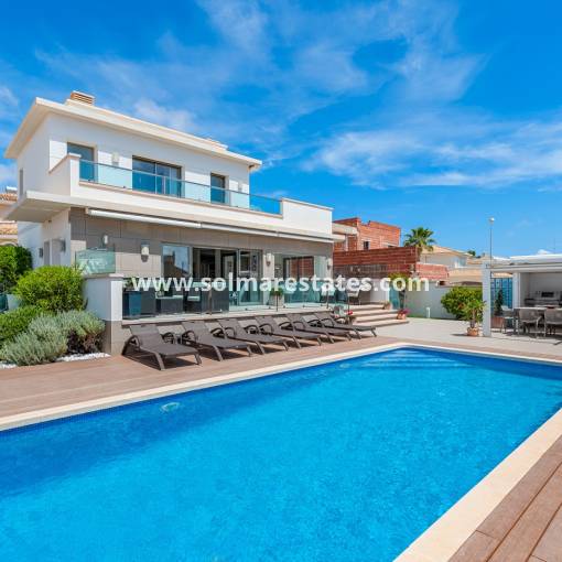 Villa independiente - Venta - Ciudad Quesada - R-29702