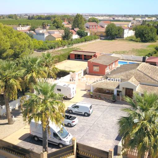 Villa independiente - Venta - Heredades - R-98628