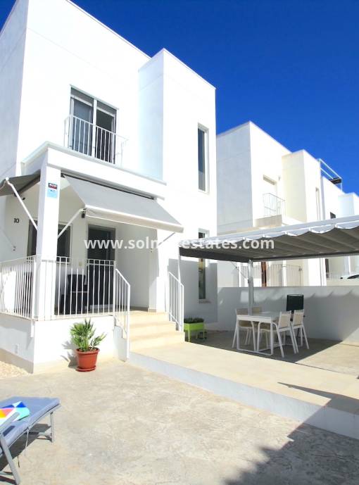 Villa independiente - Venta - La Marina - La Marina