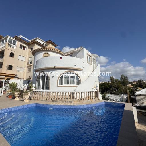Villa independiente - Venta - La Zenia - R-84722